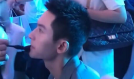 吃瓜娱乐圈的文案,揭秘明星幕后故事